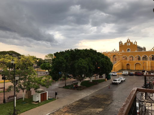 Lluvia sorprende a yucatecos en Viernes Santo