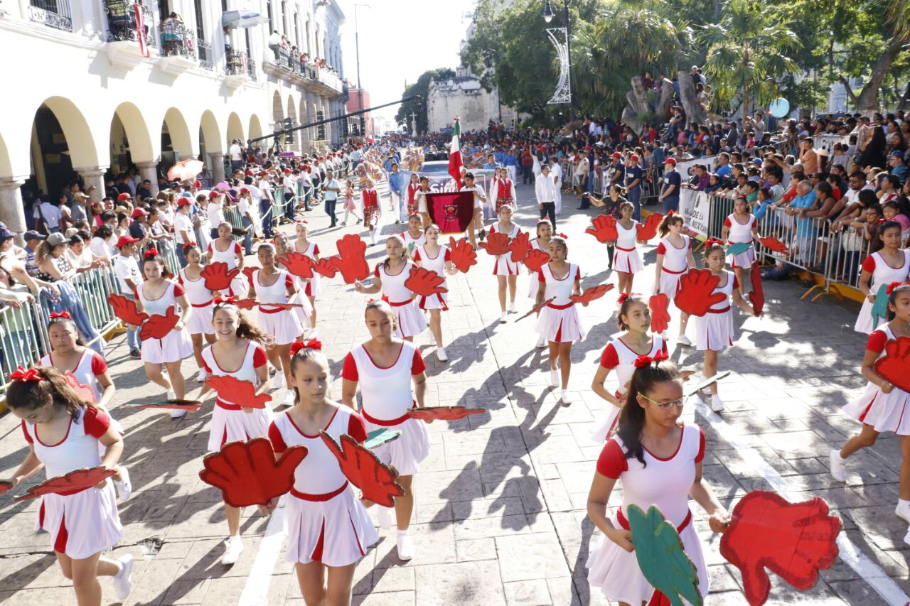 desfile por la Revolución en Mérida