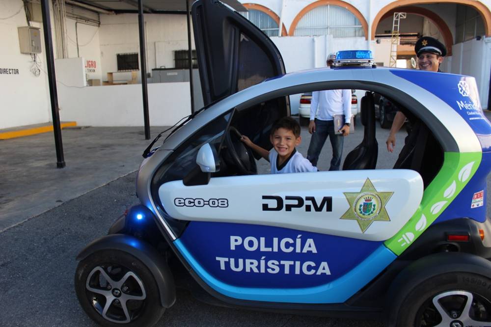 "No sientan temor de acercarse a los policías, somos sus amigos"