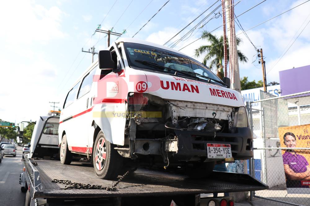 Quedó en pérdida total Figo chocado por camioneta foránea Miles y más miles de pesos fue el saldo de este accidente ocurrido en la avenida Itzaes por culpa del guiador de la camioneta que no respetó la luz roja del semáforo.