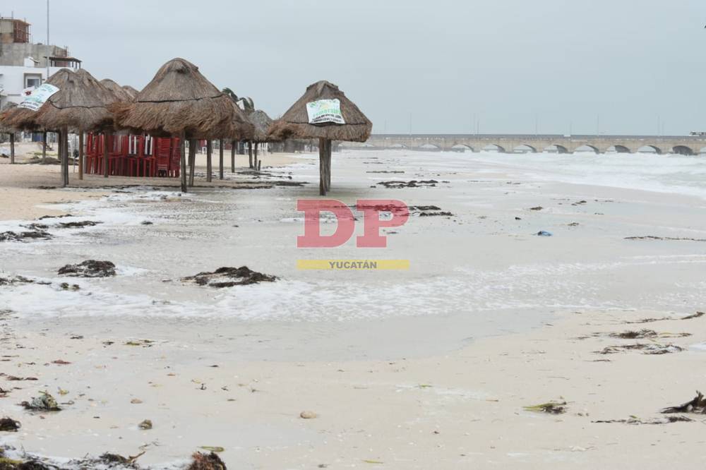 Lluvia mañanera provoca caos en Yucatán