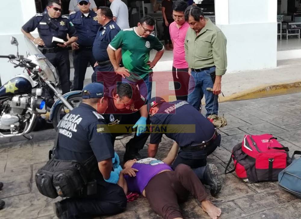 Motociclistas arrollados por un Jetta en el Centro de Mérida