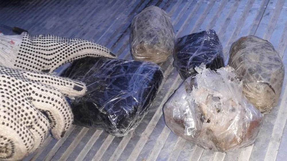 Llevaban heroína y cristal en el tanque de gasolina de su auto