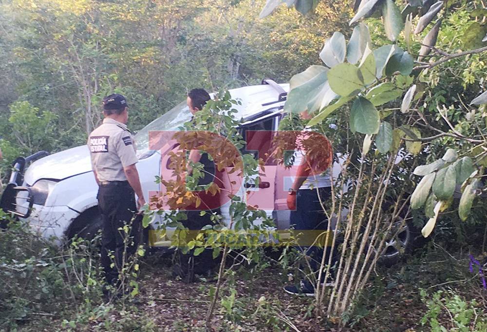 Dos señores lesionados en aparatosa salida de camino