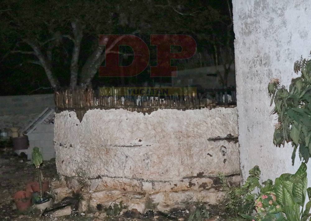 Bomberos acaban con incendio en bodega de maderería