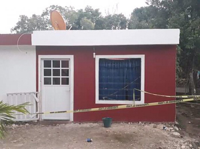 Lo descubre su esposa ahorcado con el brazo de su hamaca Lo descubre su esposa ahorcado con el brazo de su hamaca