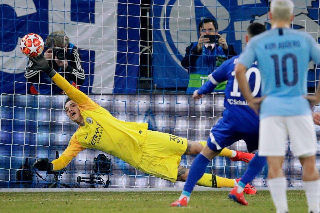 Bentaleb de penal puso en ventaja al Schalke.