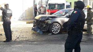 El Mazda presenta daños en toda la carrocería. (Foto: Gladira Polnacot)