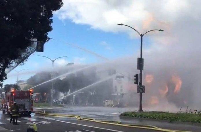 Cuatro edificios se incendian luego de explosión de gas Cuatro edificios se incendian luego de explosión de gas