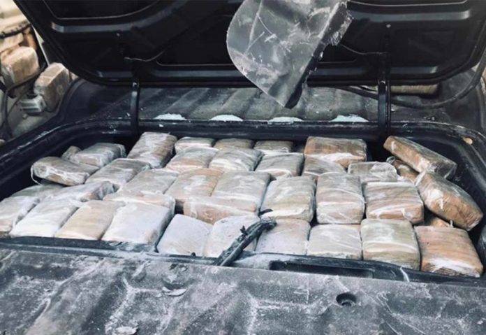 Exceso de velocidad permite asegurar más de 400 paquetes de mariguana Exceso de velocidad permite asegurar más de 400 paquetes de mariguana