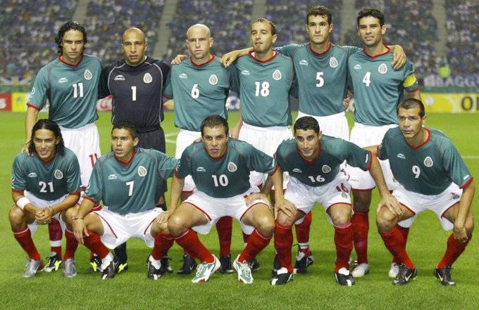 Arellano (abajo, a la extrema izquierda) era un gran jugador que desbordaba por la banda con la Selección Mexicana e hizo una gran mancuerna con Luis Hernández en el Mundial de Francia 98 