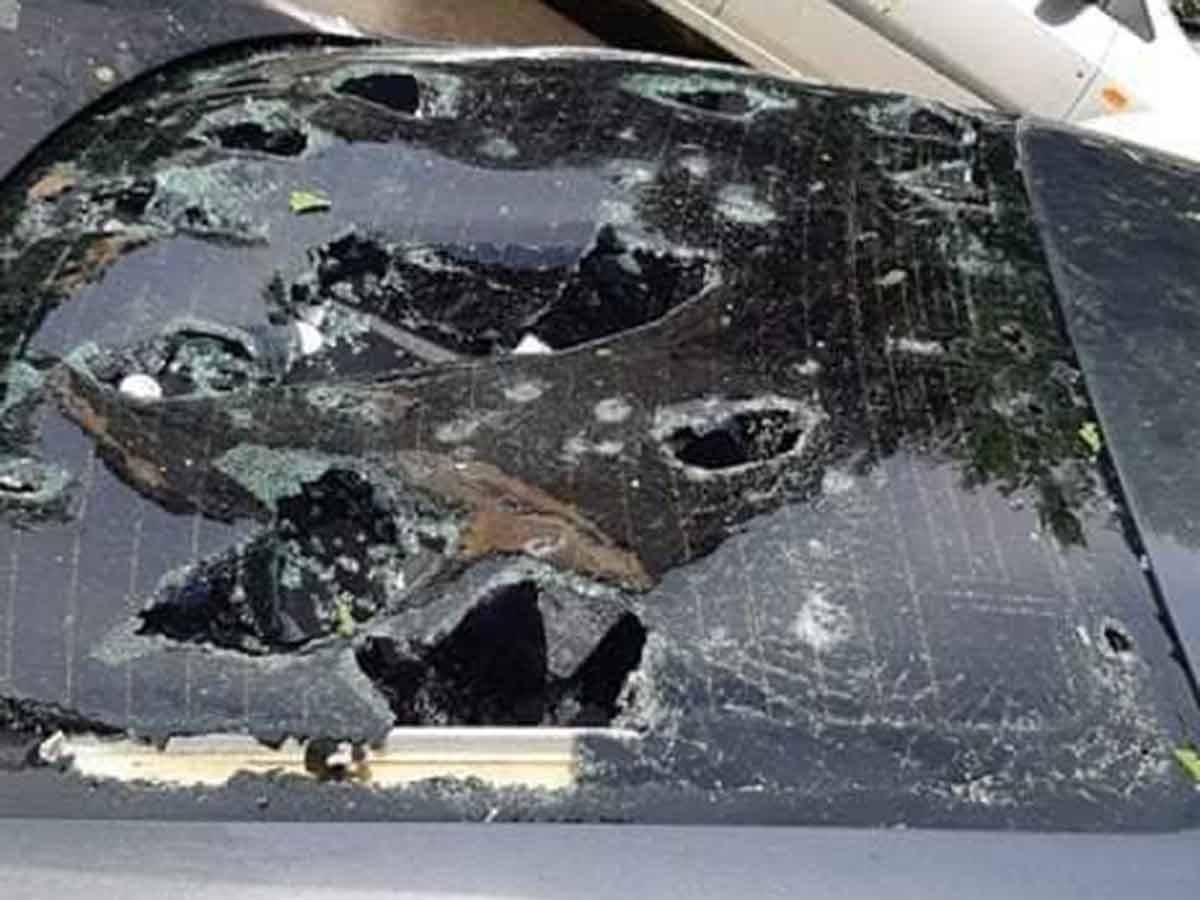 Caen bolas de hielo del cielo