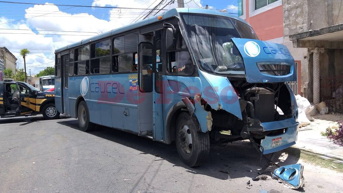 Encontronazo de un Vento en contra de un camión