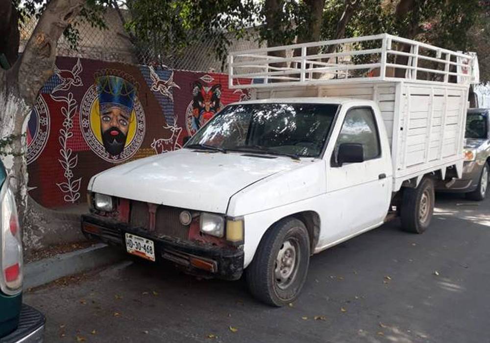 Encuentran 8 cadáveres dentro de camioneta abandonada