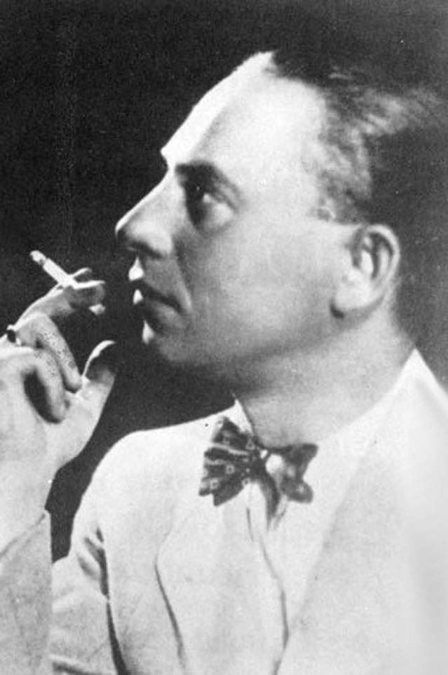 “Domingo Sombrío” fue compuesta por el húngaro Rezső Seress en 1933.