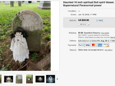 Se dice que esta otra muñeca tiene poderes paranormales