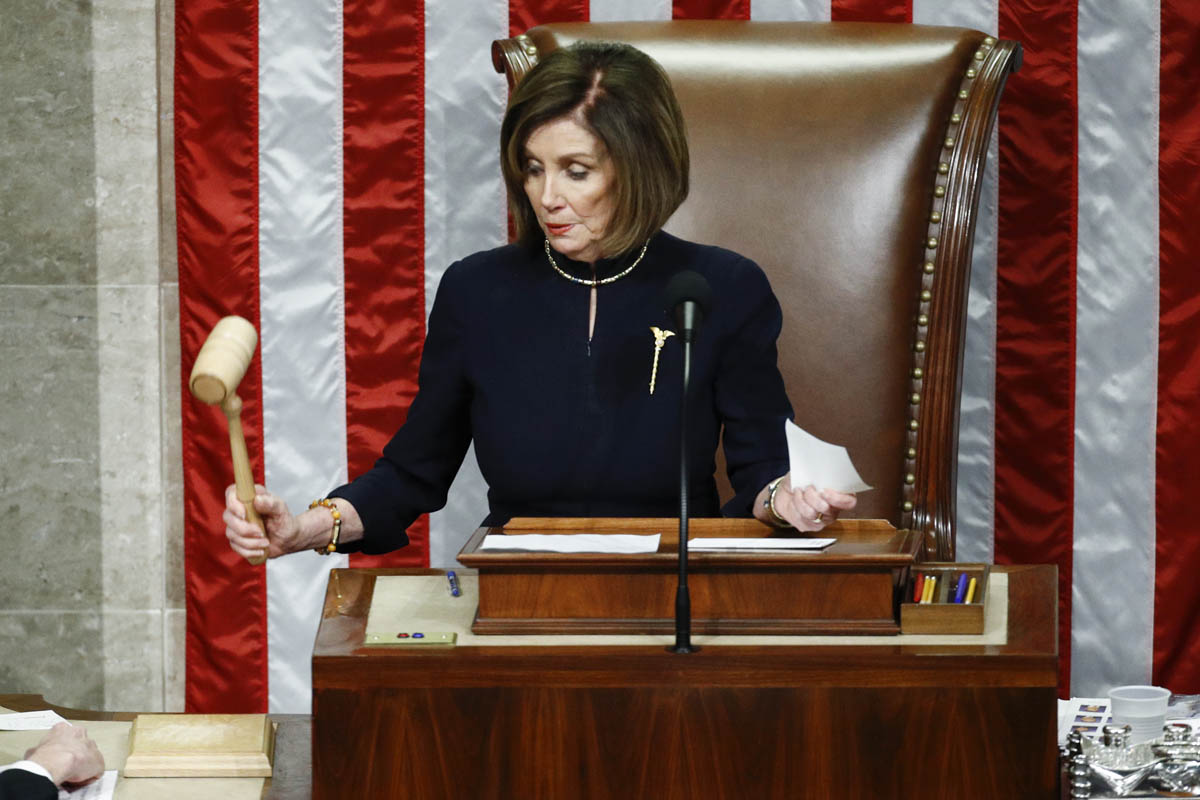 La líder de la mayoría demócrata, Nancy Pelosi, subrayó el papel de “custodios de la Constitución” de los legisladores.