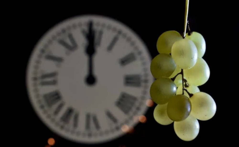 ¿Comes 12 uvas para recibir el Año Nuevo? Éste es el origen de la tradición