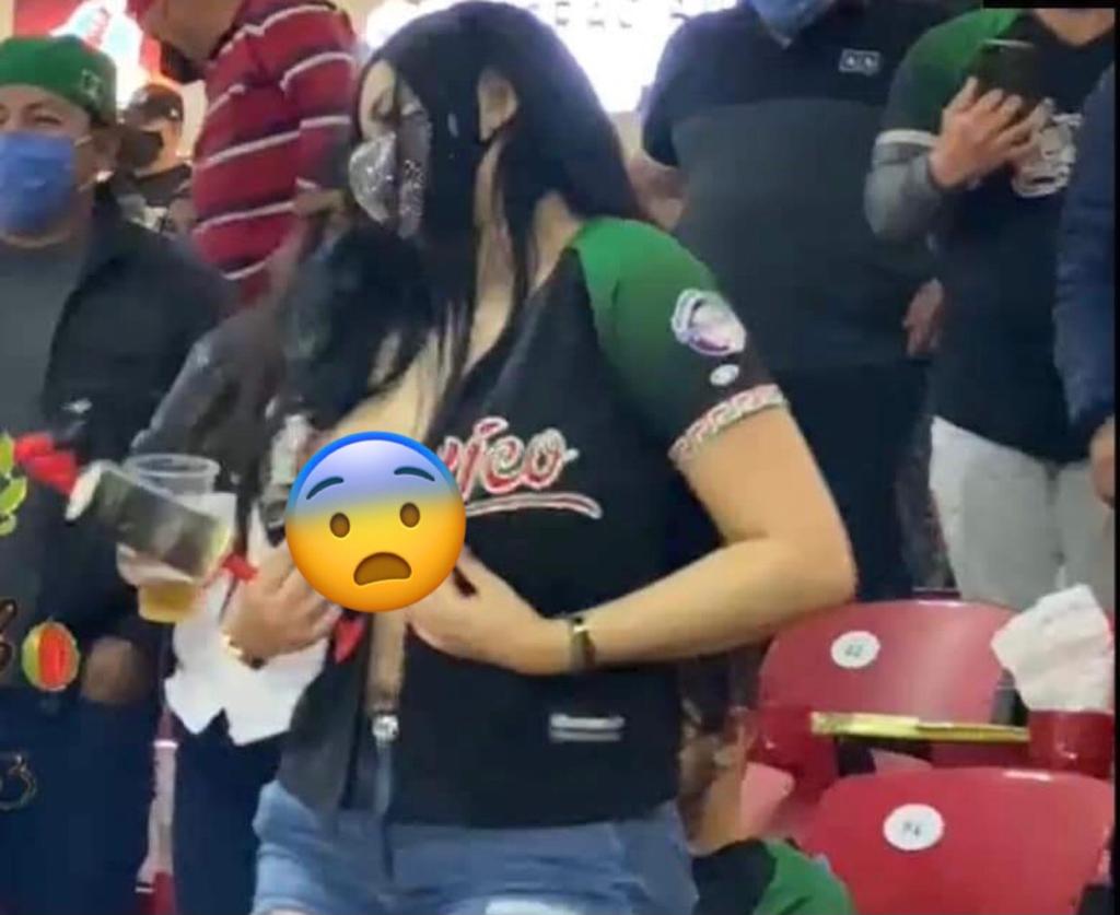 Muchachona muestra sus cosotas en plena Serie del Caribe (video)